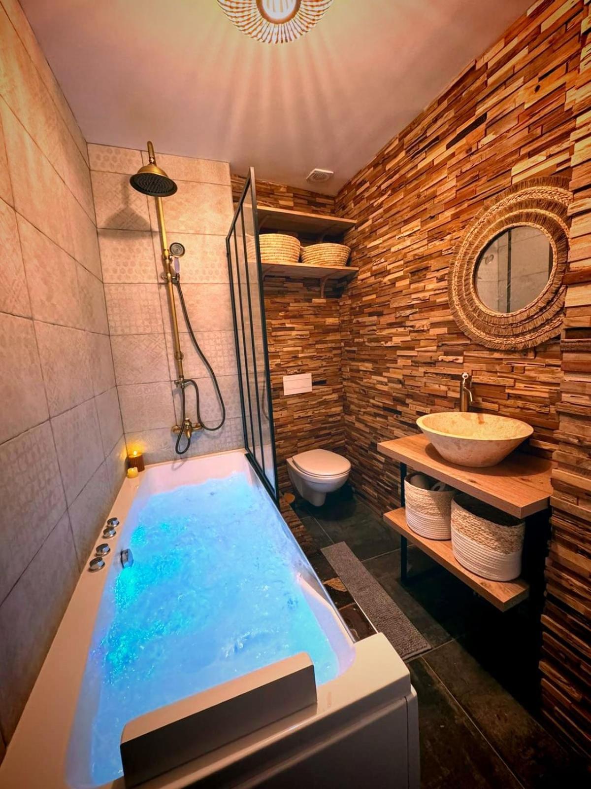 Duplex Safari Jusqu'A 4 Personnes, Spa, Cinema Et Lit Sous Les Arbres, Day Use, 10 Min Centre Amiens Ngoại thất bức ảnh