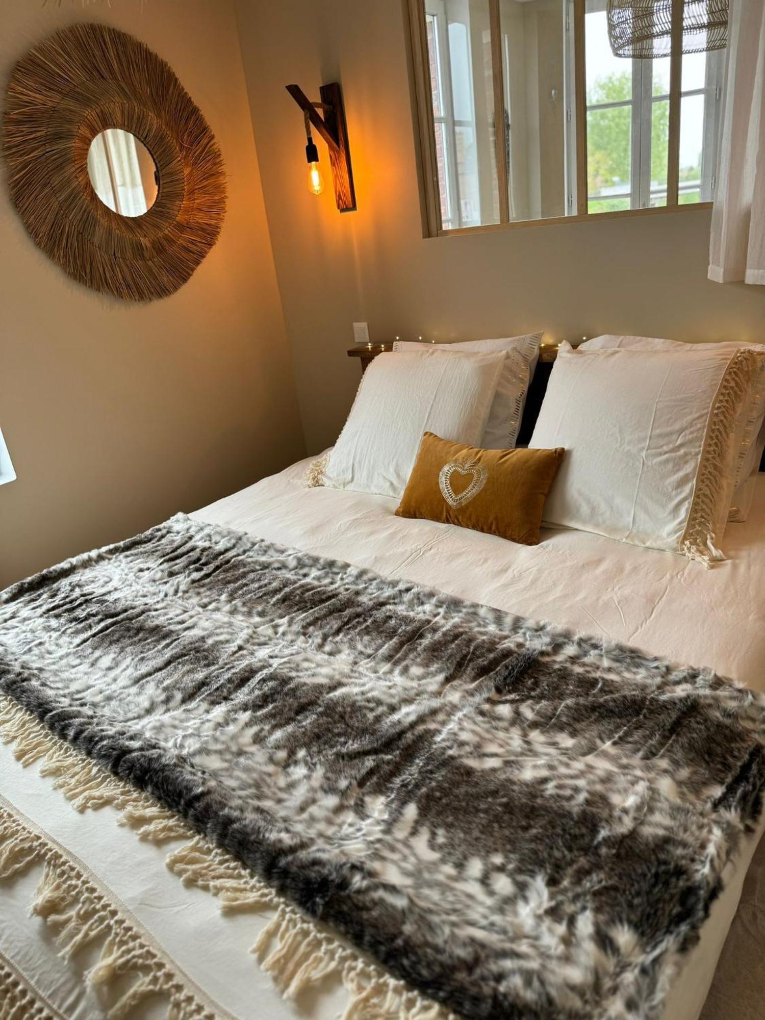 Duplex Safari Jusqu'A 4 Personnes, Spa, Cinema Et Lit Sous Les Arbres, Day Use, 10 Min Centre Amiens Ngoại thất bức ảnh