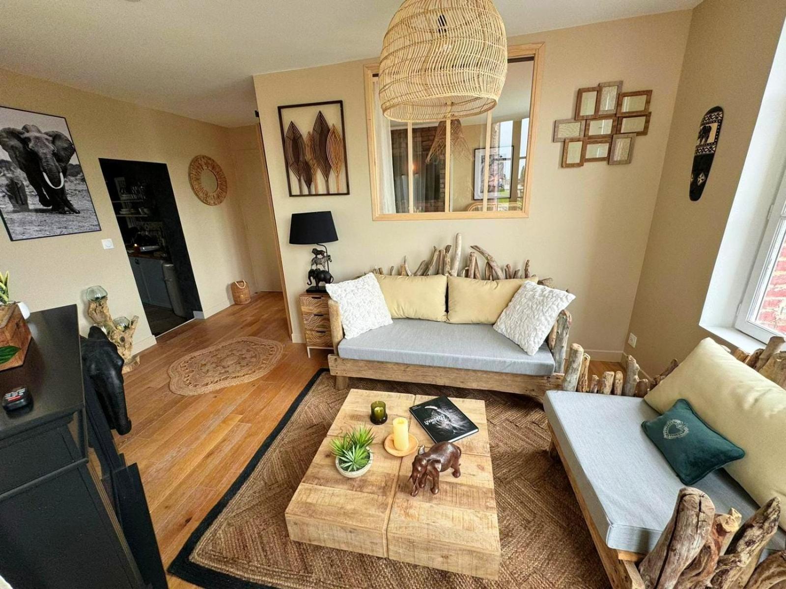 Duplex Safari Jusqu'A 4 Personnes, Spa, Cinema Et Lit Sous Les Arbres, Day Use, 10 Min Centre Amiens Ngoại thất bức ảnh